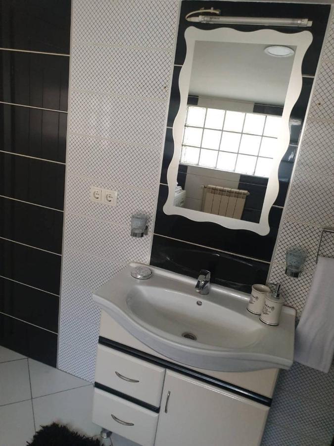 Apartman Lotos Сараєво Екстер'єр фото